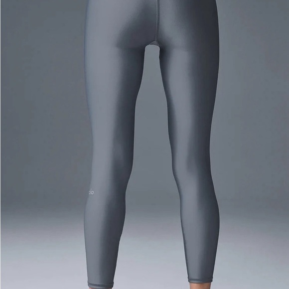 ALO Yoga High-Waist Airlift Leggings - Picture 5 of 10